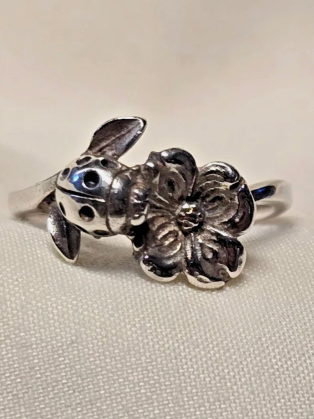 James Avery Retired Sterling Silver Ladybug And Dogwood Flower Ring Size 8